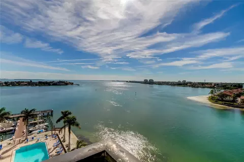 5220 Brittany Dr S #902, Saint Petersburg, FL 33715