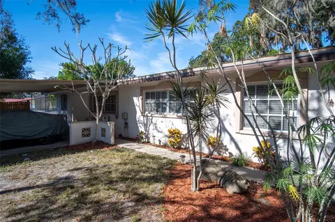 5433 Front Dr, Holiday, FL 34690