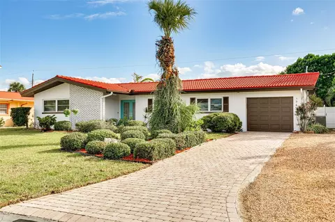 106 24th St, Belleair Beach, FL 33786