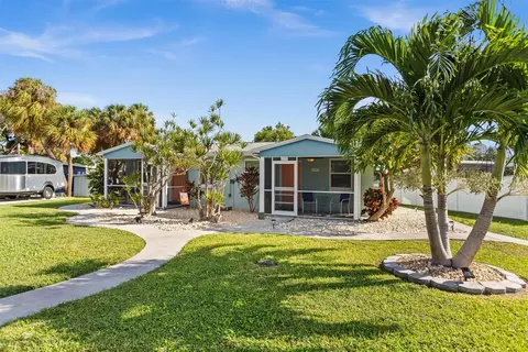 6595 Gulf Winds Dr, Saint Pete Beach, FL 33706