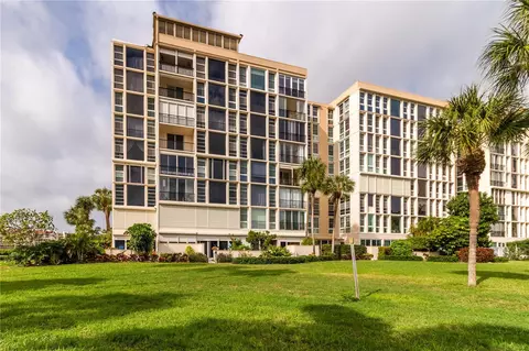 7400 Sun Island Dr S #701, South Pasadena, FL 33707