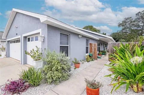 215 W Klosterman Rd, Tarpon Springs, FL 34689