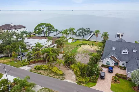 605 N Mayo St, Crystal Beach, FL 34681