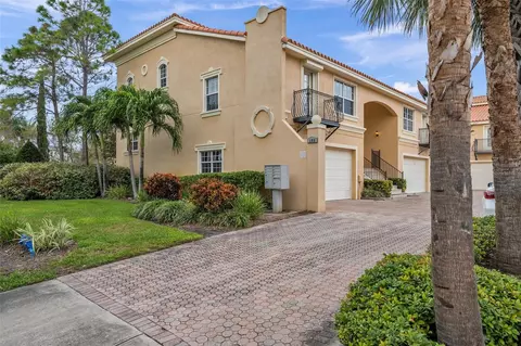 100 Ricardo Way NE #2, Saint Petersburg, FL 33704