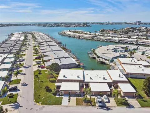 324 Boca Ciega Point Blvd, Saint Petersburg, FL 33708