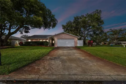 6205 43rd Ave N, Kenneth City, FL 33709