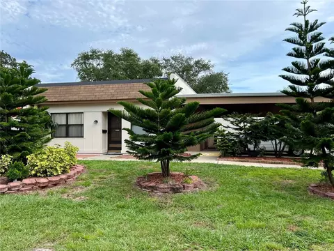 1389 Mission Dr W, Clearwater, FL 33759