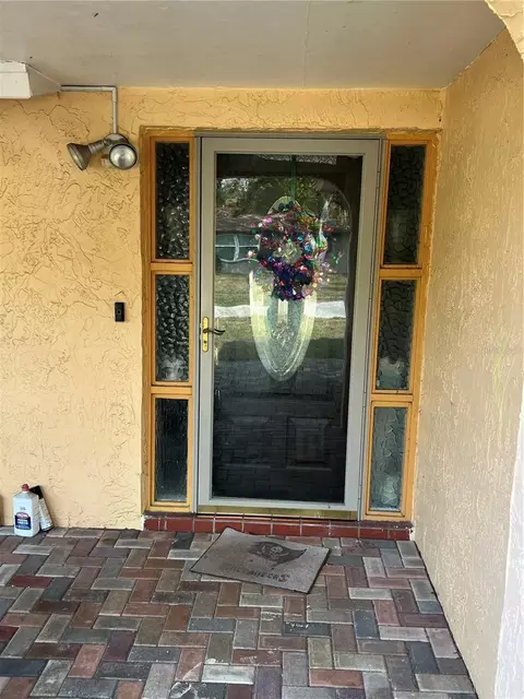 5540 Dolores Dr, Holiday, FL 34690