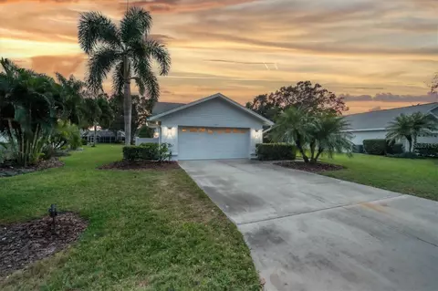 4962 Oak Run Dr, Sarasota, FL 34243