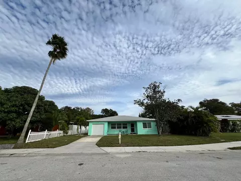 5 N Venus Ave, Clearwater, FL 33755