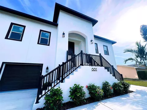 6611 Blue Heron Dr S, Saint Petersburg, FL 33707