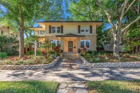 136 8th Ave NE, Saint Petersburg, FL 33701