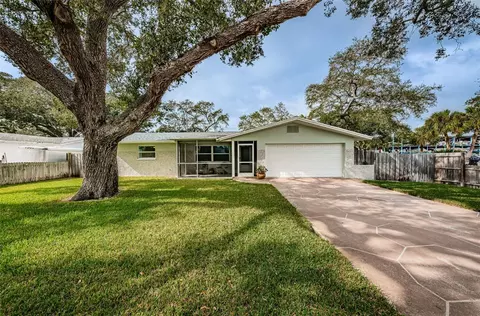 12394 145th St, Largo, FL 33774