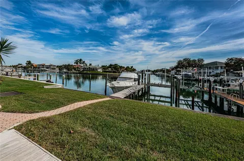 737 Pinellas Bayway S #102, Tierra Verde, FL 33715