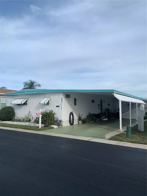 10186 S Lake Dr, Largo, FL 33773