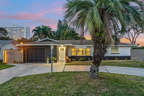 6735 W Flamingo Way S, Saint Petersburg, FL 33707