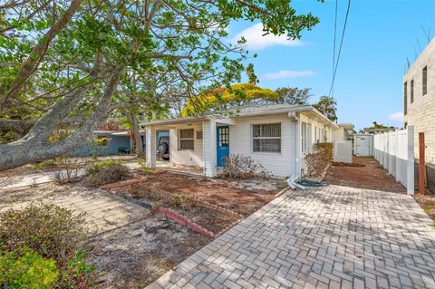 322 129th Ave E, Madeira Beach, FL 33708