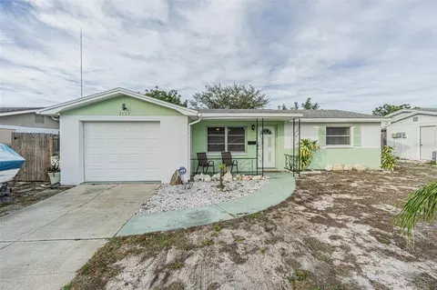 3111 Huntington Rd, Holiday, FL 34691