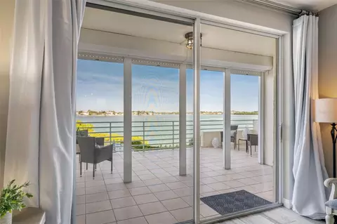 7979 Sailboat Key Blvd S #104, South Pasadena, FL 33707
