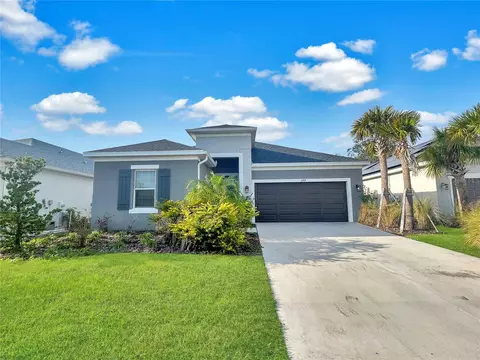 10717 Fieldstone Dr, Palmetto, FL 34221