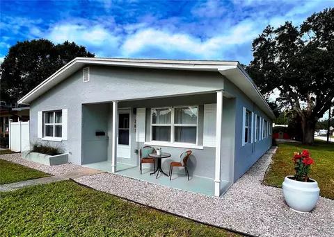 281 38th Ave NE, Saint Petersburg, FL 33704