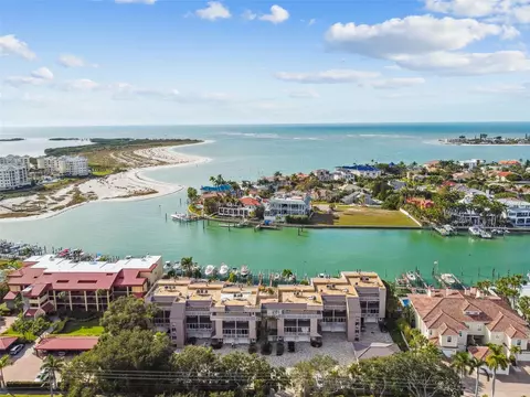 936 Pinellas Bayway S #T-4, Tierra Verde, FL 33715