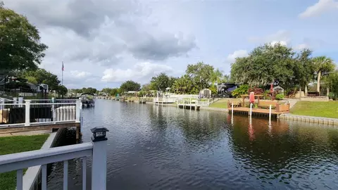 452 Waterway Dr, Lake Wales, FL 33898