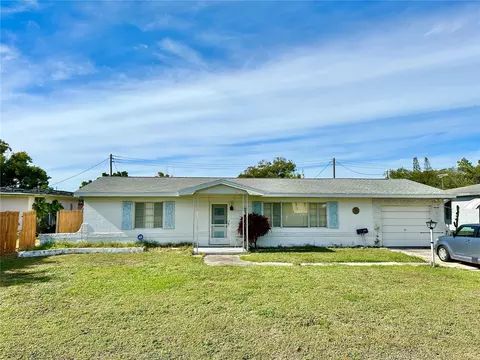4940 57th St N, Kenneth City, FL 33709