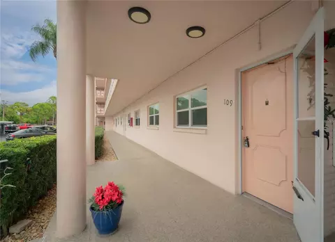 5623 80th St N #109, Saint Petersburg, FL 33709