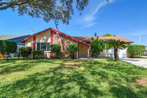 3305 Honeymoon Ln, Holiday, FL 34691