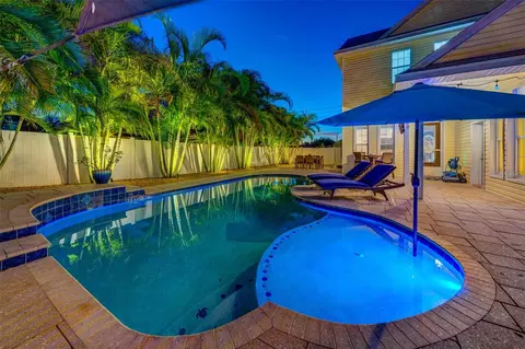 616 N Florida Ave, Tarpon Springs, FL 34689
