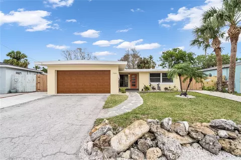 709 Sunset Cv, Madeira Beach, FL 33708