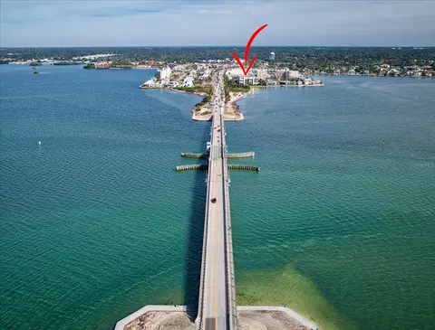 2598 Gary Cir #304, Dunedin, FL 34698