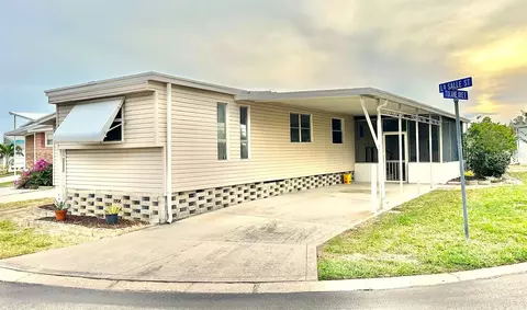 9790 66th St N #16, Pinellas Park, FL 33782