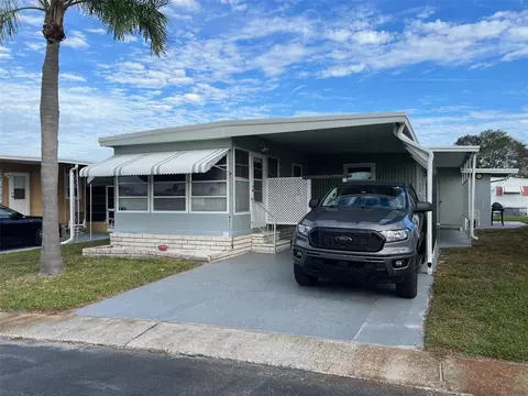 13225 101st St #421, Largo, FL 33773