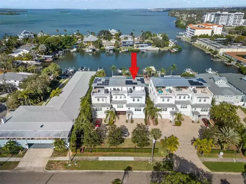 318 Venetian Dr, Clearwater, FL 33755