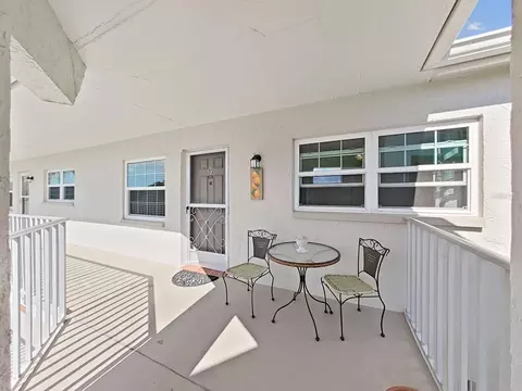 952 Virginia St #305, Dunedin, FL 34698