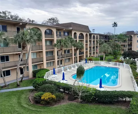 2525 W Bay Dr #C-34, Belleair Bluffs, FL 33770