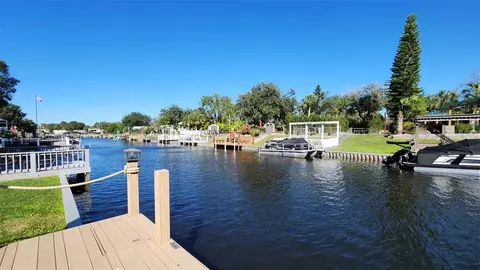 453 Waterway Dr, Lake Wales, FL 33898