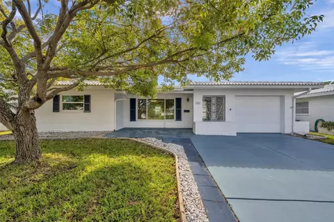 4526 101st Ter N #2, Pinellas Park, FL 33782