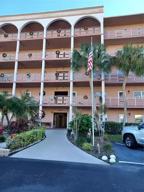 5521 80th St N #207, Saint Petersburg, FL 33709
