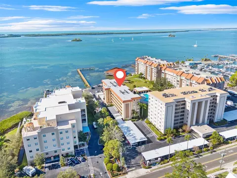 620 Edgewater Dr #205, Dunedin, FL 34698