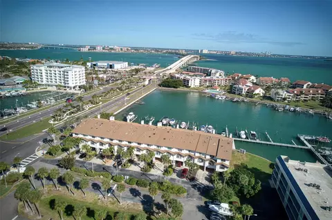 131 Yacht Club Ln, Tierra Verde, FL 33715
