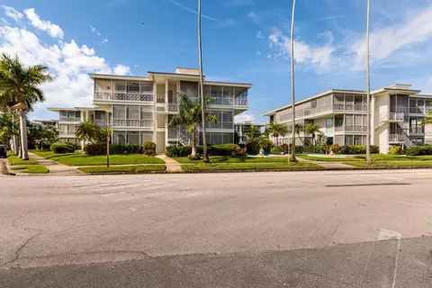 655 10th Ave NE #5, Saint Petersburg, FL 33701