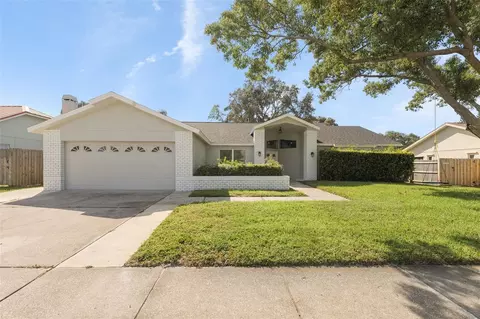 2071 Glenbrook Dr, Dunedin, FL 34698