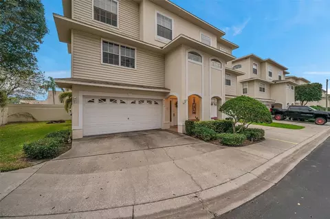 8174 Eagles Park Dr, Saint Petersburg, FL 33709
