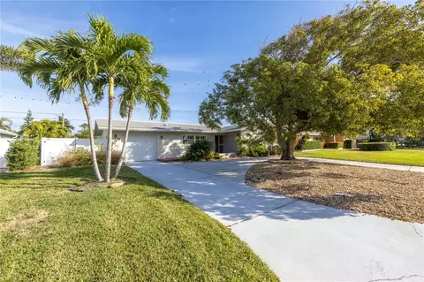 109 24th St, Belleair Beach, FL 33786
