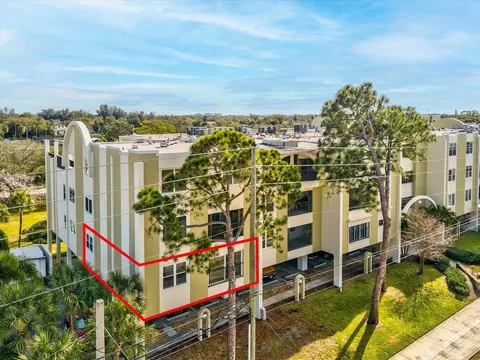 4681 1st St NE #203, Saint Petersburg, FL 33703