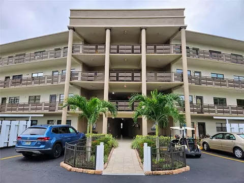 6190 80th St N #108, Saint Petersburg, FL 33709