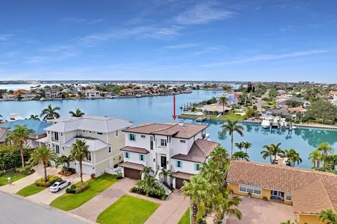 206 Howard Dr, Belleair Beach, FL 33786